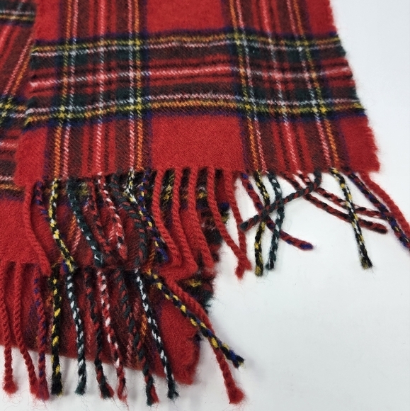 LOCHCARRON RED PLAID SCARF FRINGE ENDS 100% LAMBSWOOL SCOTLAND UNISEX OS FESTIVE - Picture 8 of 11